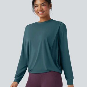 Halarа Long Sleeve Performance Top Sage Green Size Small NWT